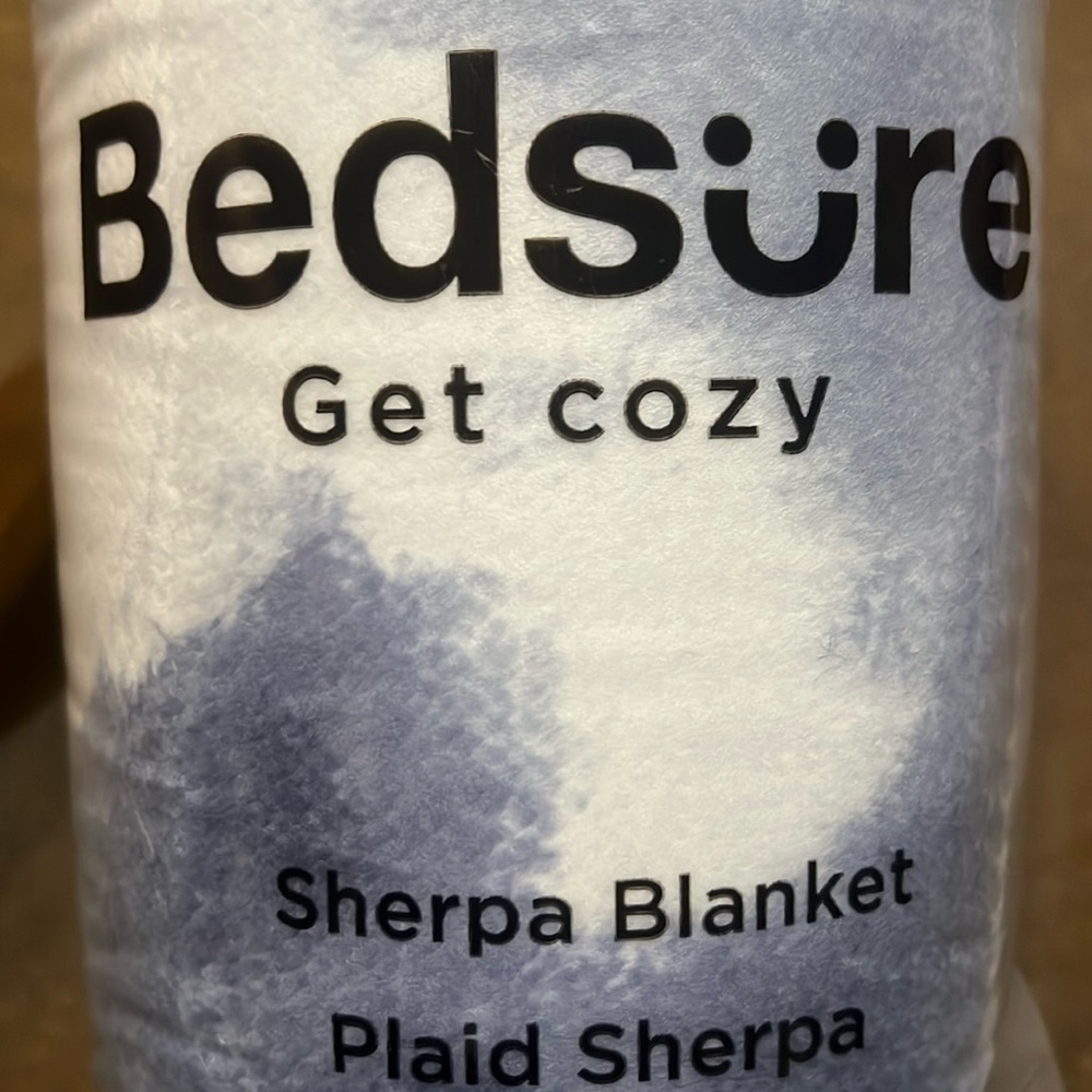 New In Bag Bedsure Get Cozy Sherpa Blanket